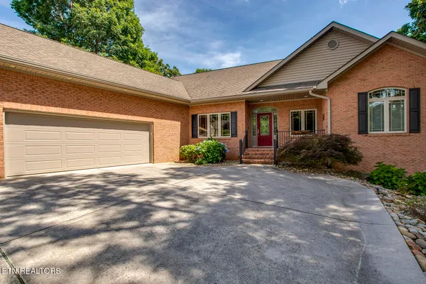 Property Slideshow image 3 of 62 | 118 daleyuhski trce, Loudon, TN, 37774