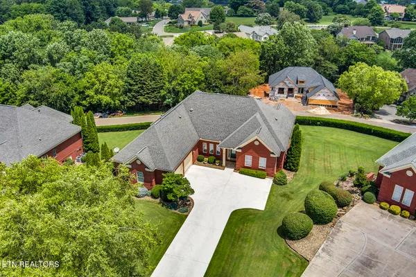 Property Slideshow image 2 of 62 | 203 todaly cir, Loudon, TN, 37774