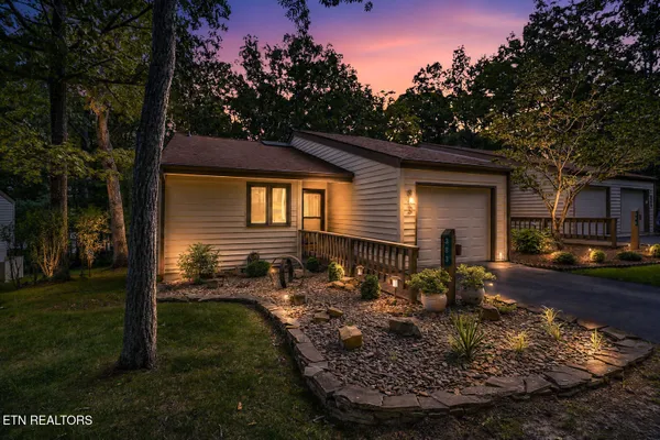 Property Slideshow image 2 of 27 | 383 lake catherine ct, Crossville, TN, 38558