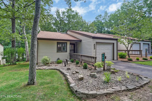 Property Slideshow image 3 of 27 | 383 lake catherine ct, Crossville, TN, 38558