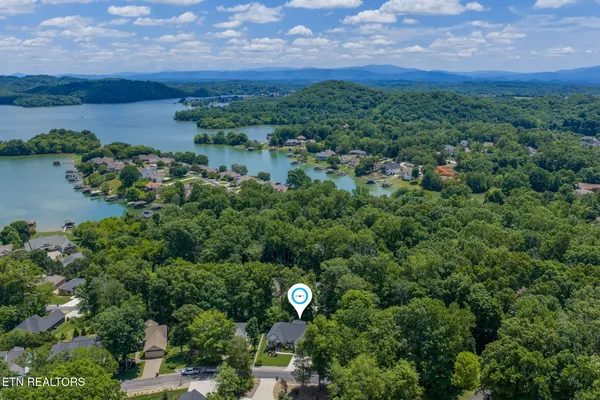 Property Slideshow image 3 of 34 | 229 gadusi way, Loudon, TN, 37774