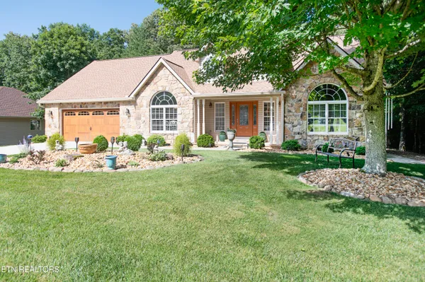 Property Slideshow image 3 of 30 | 104 kenwood dr, Crossville, TN, 38558
