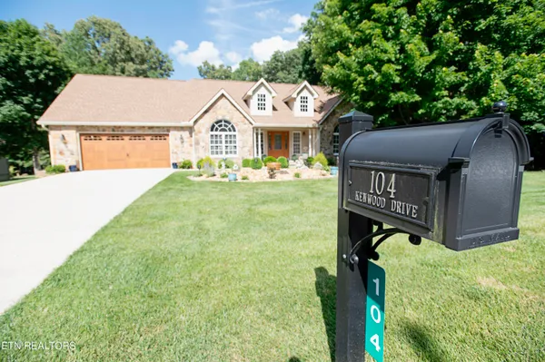 Property Slideshow image 2 of 30 | 104 kenwood dr, Crossville, TN, 38558