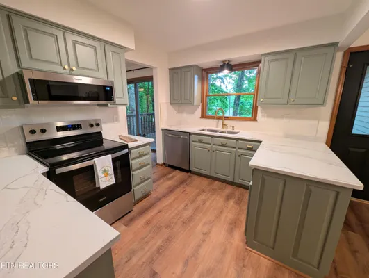 Property Slideshow image 3 of 17 | 265 lakewood dr, Crossville, TN, 38558