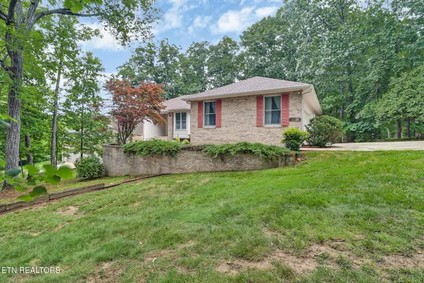Property Slideshow image 2 of 37 | 42 havenridge pl, Crossville, TN, 38558