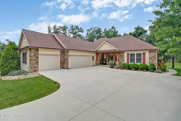 Property Slideshow image 2 of 48 | 26 dylan ln, Crossville, TN, 38558