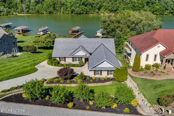Property Slideshow image 2 of 62 | 130 oonoga way, Loudon, TN, 37774