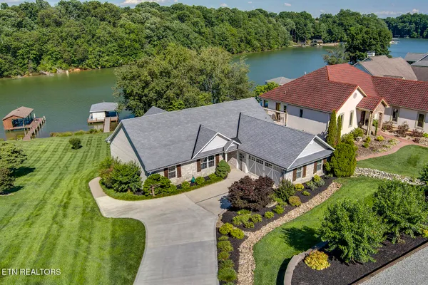 Property Slideshow image 3 of 62 | 130 oonoga way, Loudon, TN, 37774