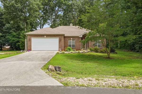 Property Slideshow image 2 of 43 | 127 kawatuska way, Loudon, TN, 37774