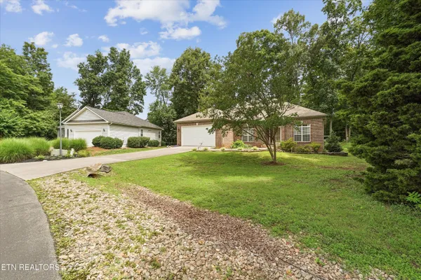 Property Slideshow image 3 of 43 | 127 kawatuska way, Loudon, TN, 37774