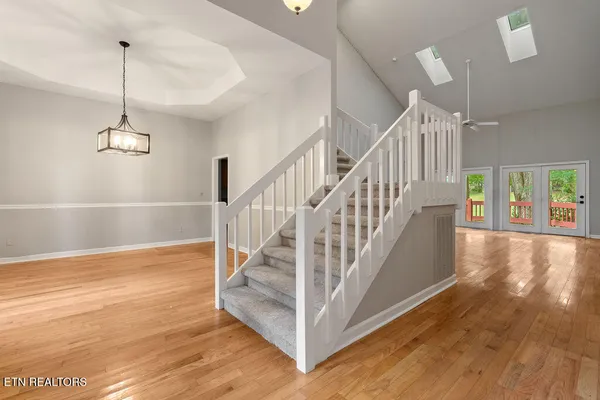Property Slideshow image 3 of 60 | 121 inata cir, Loudon, TN, 37774