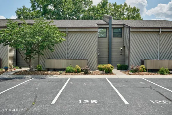 Property Slideshow image 3 of 53 | 64 lakeshore cir 125, Crossville, TN, 38558