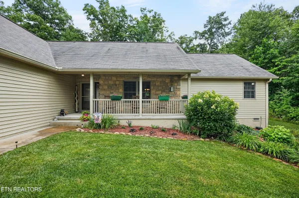 Property Slideshow image 2 of 51 | 144 windsor rd, Crossville, TN, 38558