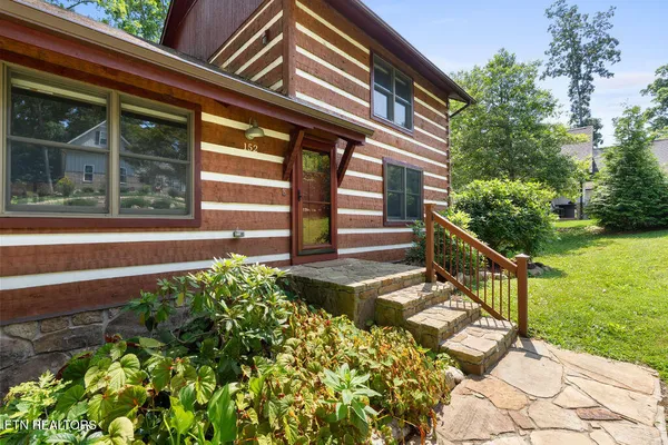 Property Slideshow image 2 of 48 | 152 kawga way, Loudon, TN, 37774