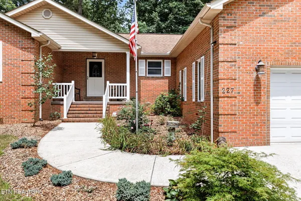 Property Slideshow image 3 of 55 | 227 saint george dr, Crossville, TN, 38558