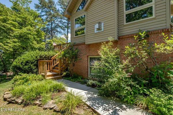 Property Slideshow image 3 of 62 | 137 depew drive dr, Loudon, TN, 37774