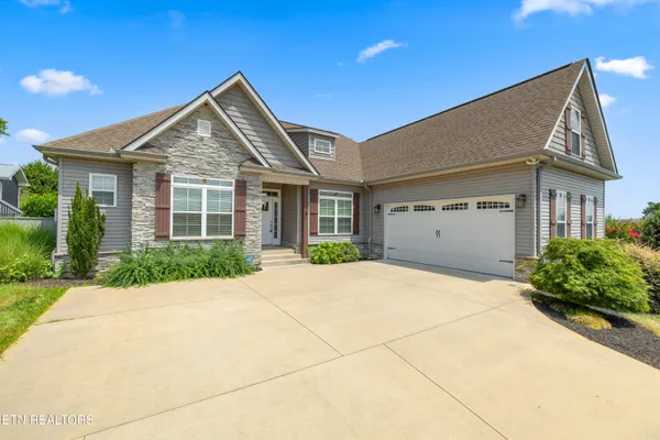 Property Slideshow image 2 of 47 | 406 keota ln, Loudon, TN, 37774