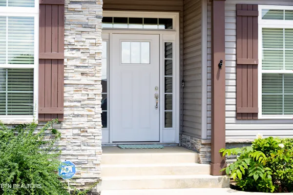 Property Slideshow image 3 of 47 | 406 keota ln, Loudon, TN, 37774