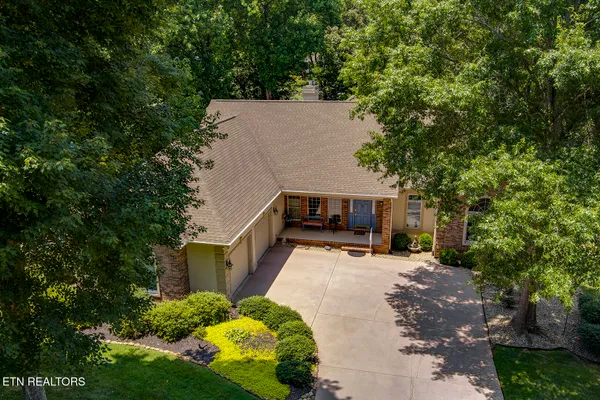 Property Slideshow image 3 of 62 | 124 geya cir, Loudon, TN, 37774