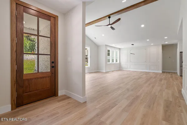 Property Slideshow image 2 of 48 | 110 elohi way, Loudon, TN, 37774