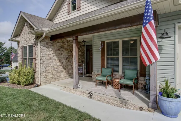 Property Slideshow image 2 of 35 | 216 mialaquo rd, Loudon, TN, 37774