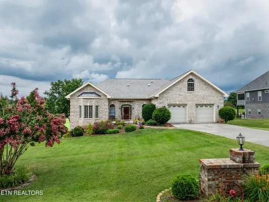 Property Slideshow image 2 of 60 | 127 santee way, Loudon, TN, 37774