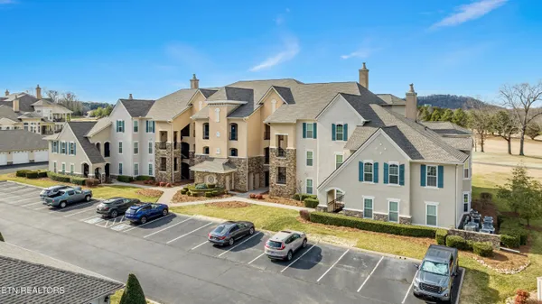 Property Slideshow image 2 of 35 | 555 rarity bay pkwy 101, Vonore, TN, 37885