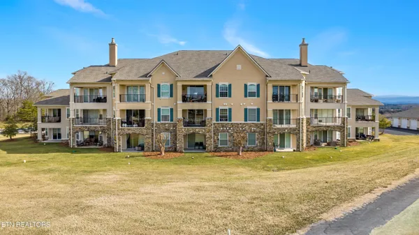 Property Slideshow image 3 of 35 | 555 rarity bay pkwy 101, Vonore, TN, 37885