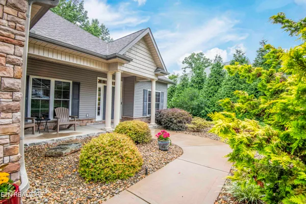 Property Slideshow image 3 of 34 | 213 osage dr, Loudon, TN, 37774