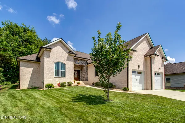 Property Slideshow image 3 of 56 | 218 chatuga way, Loudon, TN, 37774