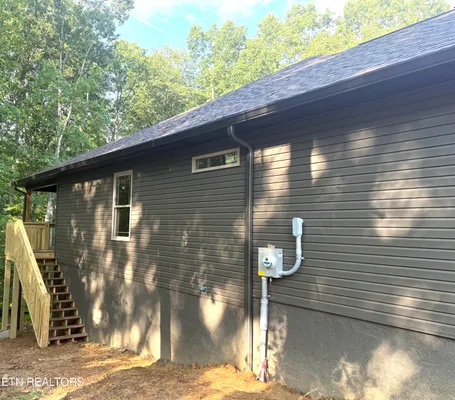 Property Slideshow image 2 of 12 | 212 lakeview dr, Crossville, TN, 38558