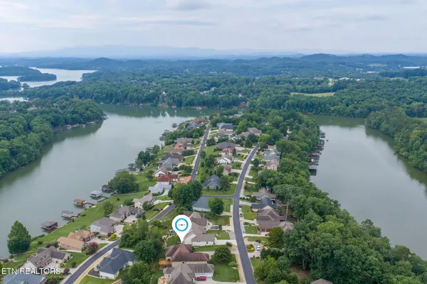 Property Slideshow image 3 of 40 | 205 oonoga way, Loudon, TN, 37774