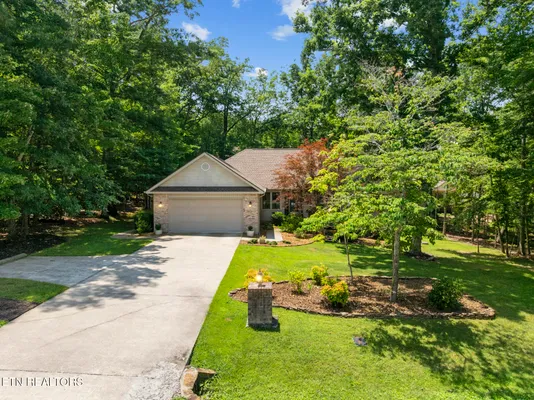 Property Slideshow image 2 of 34 | 125 markham ln, Crossville, TN, 38558