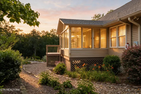Property Slideshow image 3 of 49 | 113 kawatuska way, Loudon, TN, 37774