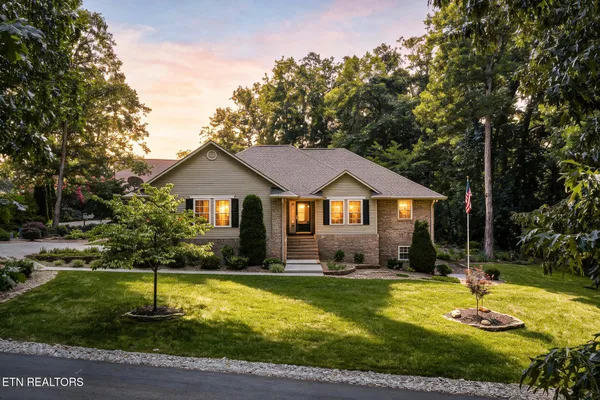 Property Slideshow image 2 of 49 | 113 kawatuska way, Loudon, TN, 37774