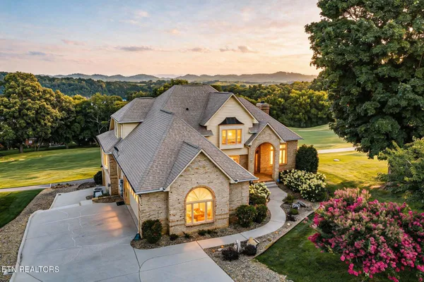 Property Slideshow image 2 of 56 | 103 tuhdegwa way, Loudon, TN, 37774