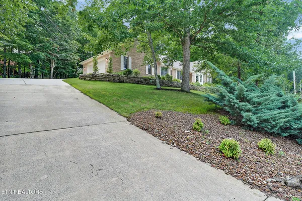 Property Slideshow image 3 of 52 | 17 milnor ter, Crossville, TN, 38558