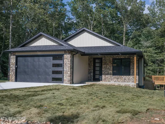 Property Slideshow image 2 of 50 | 131 rowewood ln, Crossville, TN, 38558