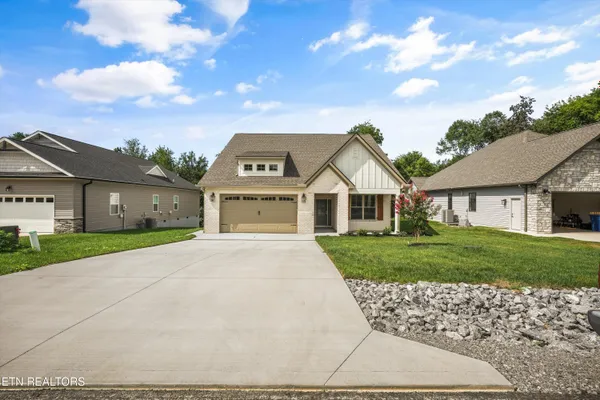 Property Slideshow image 3 of 48 | 132 utsesti way, Loudon, TN, 37774