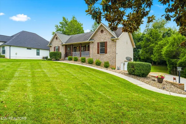Property Slideshow image 3 of 36 | 117 saloli way, Loudon, TN, 37774