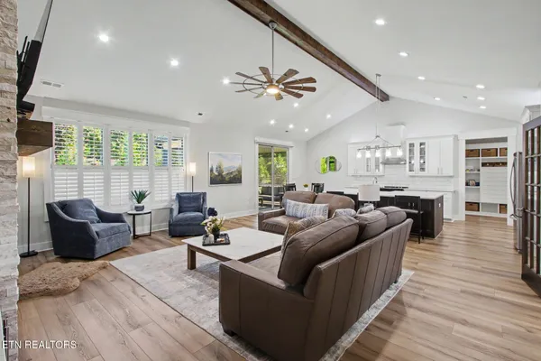 Property Slideshow image 3 of 47 | 212 oologila pl, Loudon, TN, 37774
