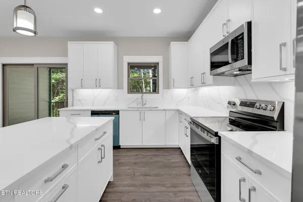 Property Slideshow image 2 of 31 | 24 bacham ln, Crossville, TN, 38558