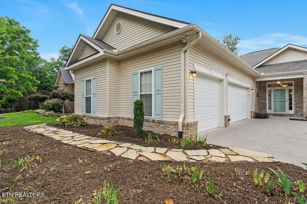 Property Slideshow image 3 of 51 | 109 oohleeno way, Loudon, TN, 37774