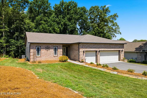 Property Slideshow image 2 of 47 | 110 talah way, Loudon, TN, 37774