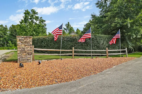 Property Slideshow image 2 of 59 | 102 rotherham dr, Crossville, TN, 38558