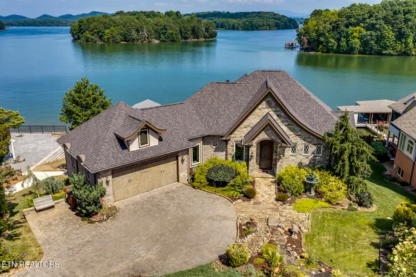 Property Slideshow image 2 of 60 | 313 kiyuga way, Loudon, TN, 37774