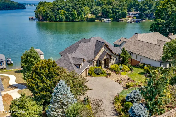 Property Slideshow image 3 of 60 | 313 kiyuga way, Loudon, TN, 37774