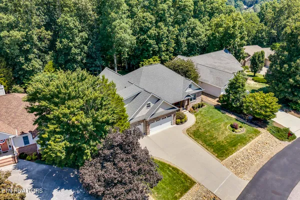 Property Slideshow image 3 of 58 | 203 sioux pl, Loudon, TN, 37774
