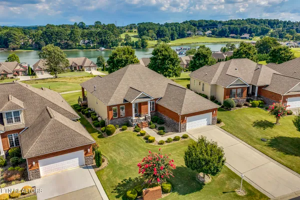 Property Slideshow image 2 of 61 | 112 canaly ln, Loudon, TN, 37774