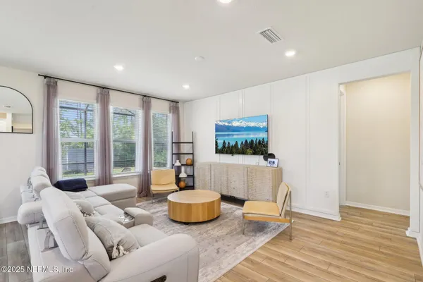 Property Slideshow image 2 of 51 | 10982 town view dr, Jacksonville, FL, 32256